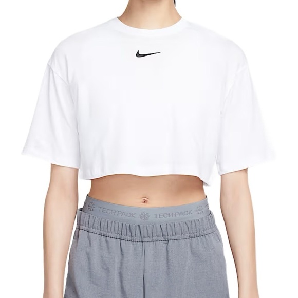 Nike Tops - Nike Short Sleeve Cropped Logo T Shirt in White Size Medium